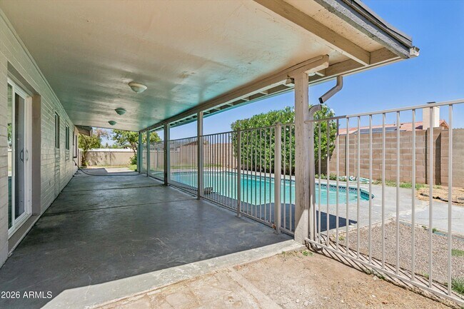 Building Photo - 3020 W Hartford Dr