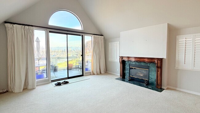 Building Photo - 31 Redondo Ct