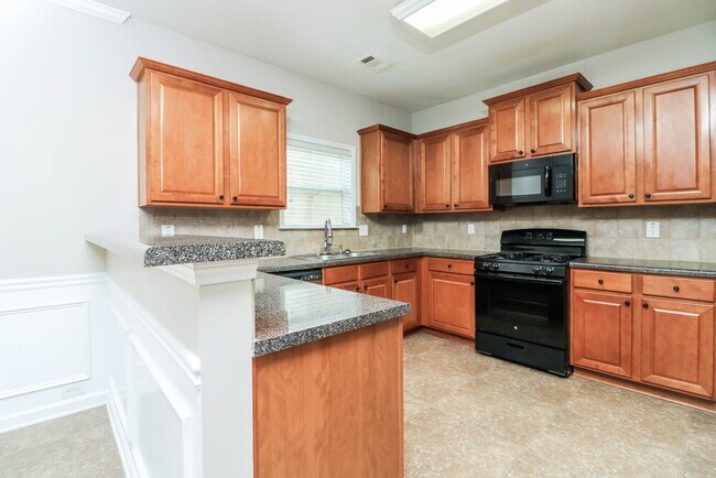 Building Photo - 251 Palisades Dr