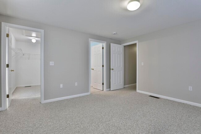 Building Photo - 98 Barbara Ln