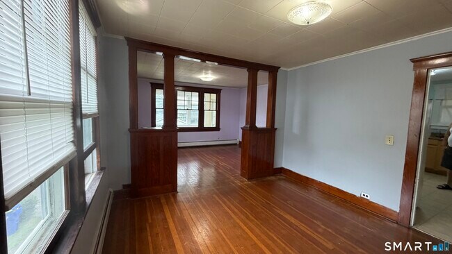 Building Photo - 182 Beechwood Ave