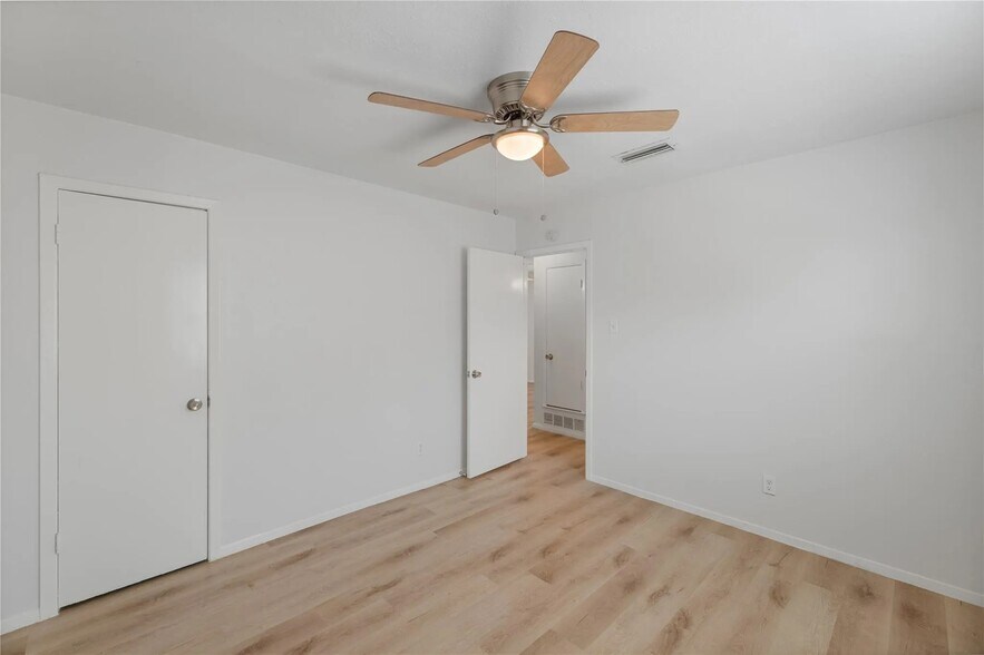 Bedroom 3 - 3536 Softcloud Dr