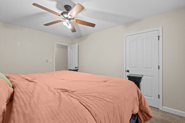 Building Photo - Dream Home Alert in Hampton!