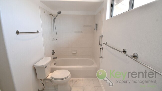 Building Photo - Oceanside |  Single Family Home |2–3 miles away from Hwy 78