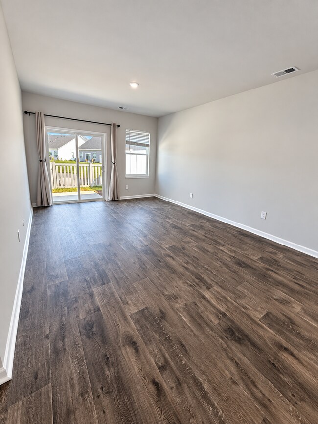 Building Photo - 152 Talladega Dr
