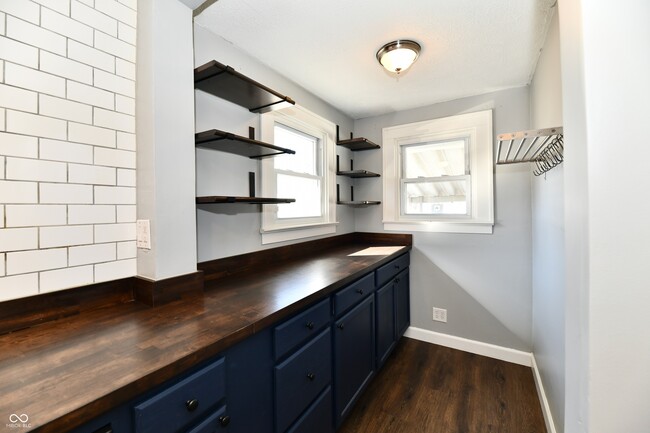 Building Photo - 6186 Evanston Ave