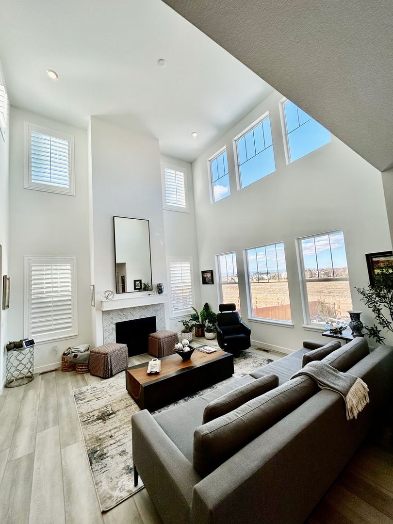 Building Photo - 821 Wildrose Pl