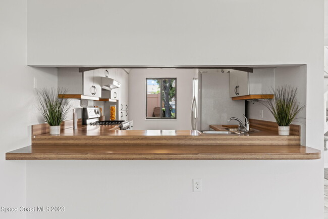 Building Photo - 271 Forecast Ln