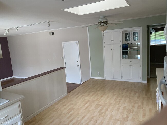 Building Photo - 4 br, 2 bath House - 1537 Heartwood Drive