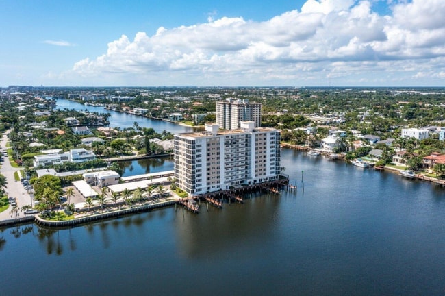 Building Photo - 400 Seasage Dr