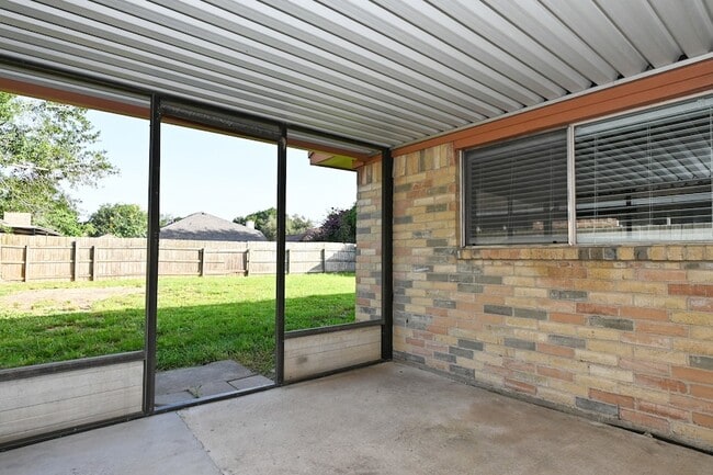 Building Photo - 6543 Liberty Valley Dr