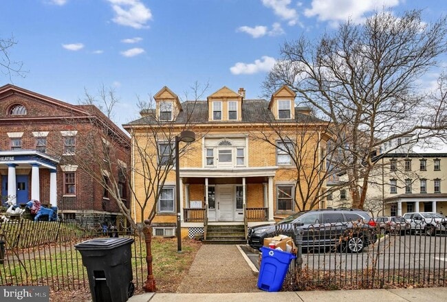 Building Photo - 3512 Lancaster Ave