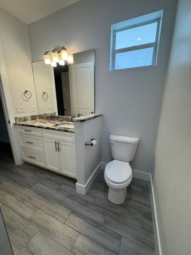 Building Photo - 1029 Mango Dr