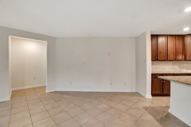 Building Photo - 9403 Castillo Ct