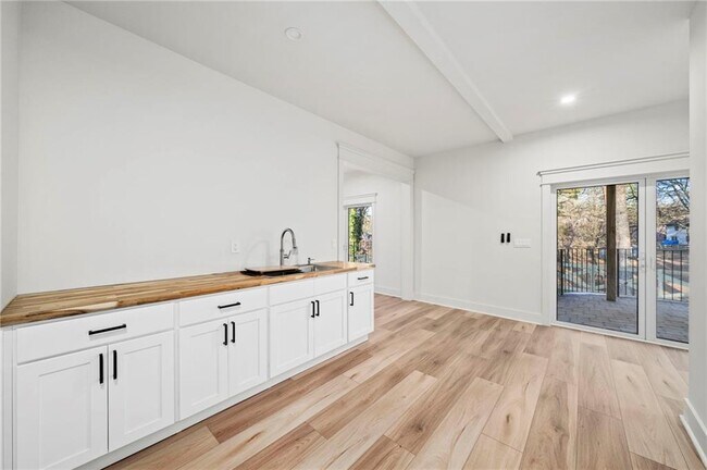 Building Photo - 3784 Pine Needle Dr NW