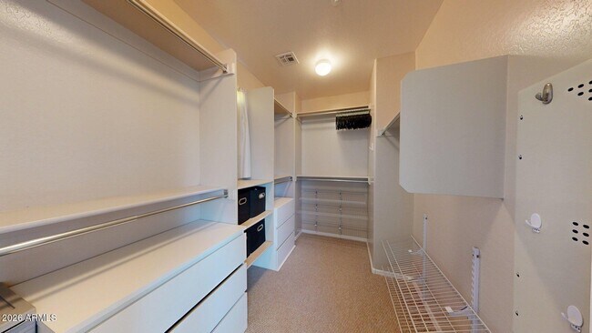 Building Photo - 3272 E Meadowview Dr