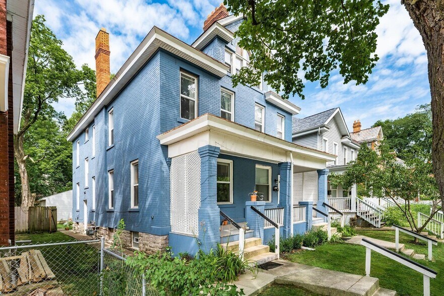 Building Photo - 395 Stoddart Ave