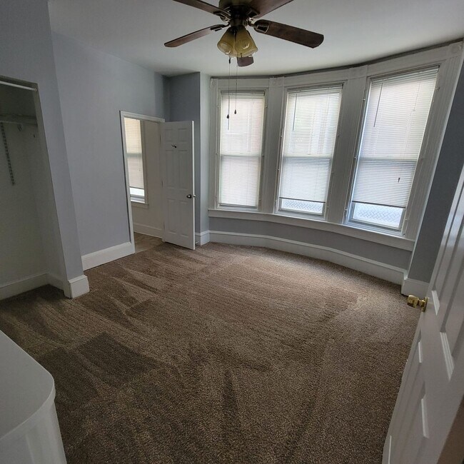 Building Photo - 7128 Boyer St