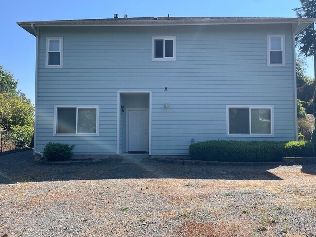 Building Photo - 2128 Freund St