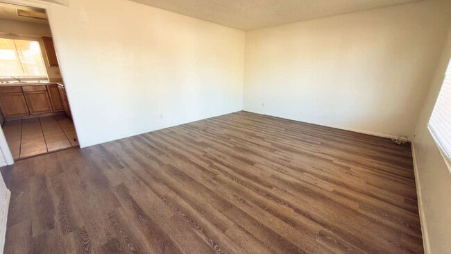 Building Photo - "Spacious 4-Bedroom Oasis in Phoenix with 2 Full Baths - 1,670 Sq Ft of Comfort!"