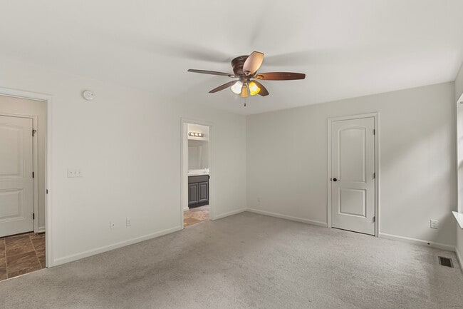 Building Photo - 76 Amy Ave