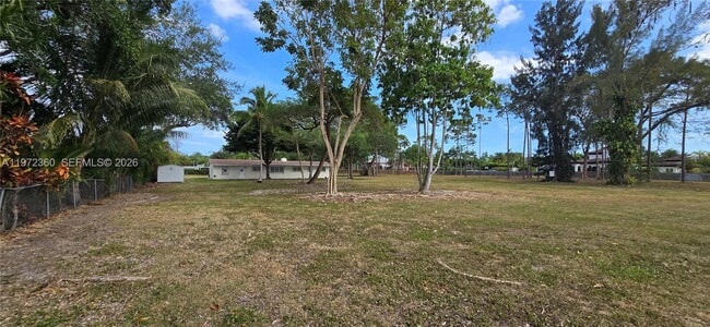 Building Photo - 6500 SW 82nd Ave