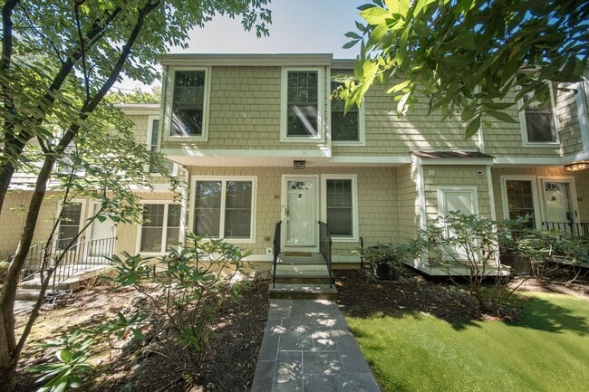 Primary Photo - 235 Weaver St