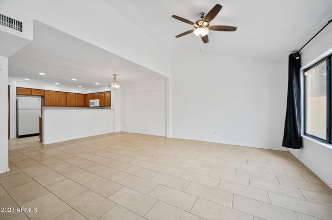 Building Photo - 4734 W Townley Ave