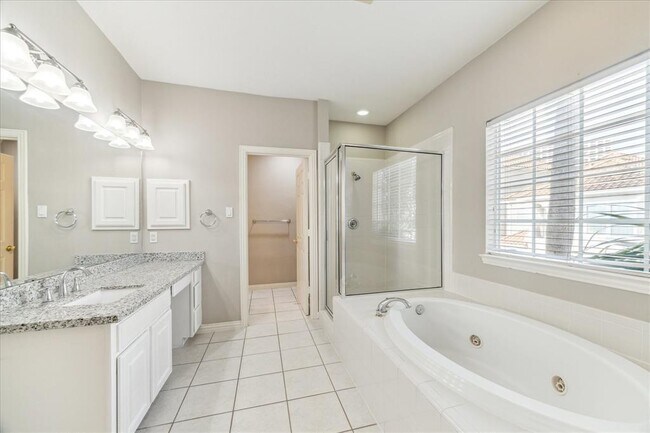 Building Photo - 7107 Harmony Cove