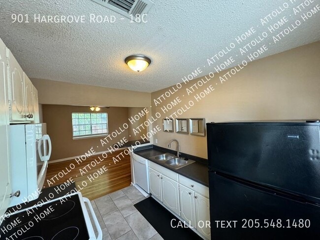 Building Photo - 901 Hargrove Rd