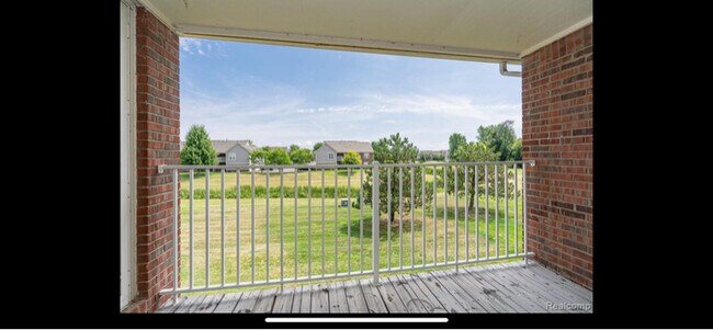 Building Photo - 1 Adler Park Dr W