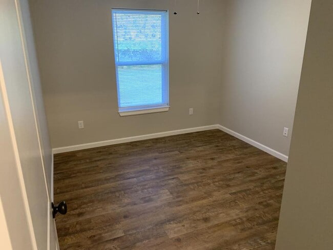 Building Photo - 911 Boulder Creek Estates