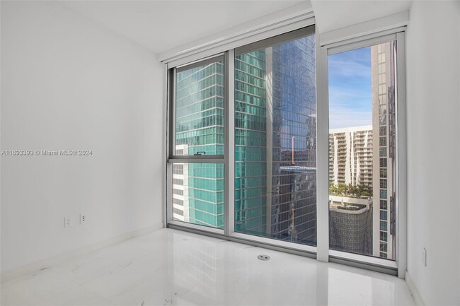 Building Photo - 300 Biscayne Boulevard Way