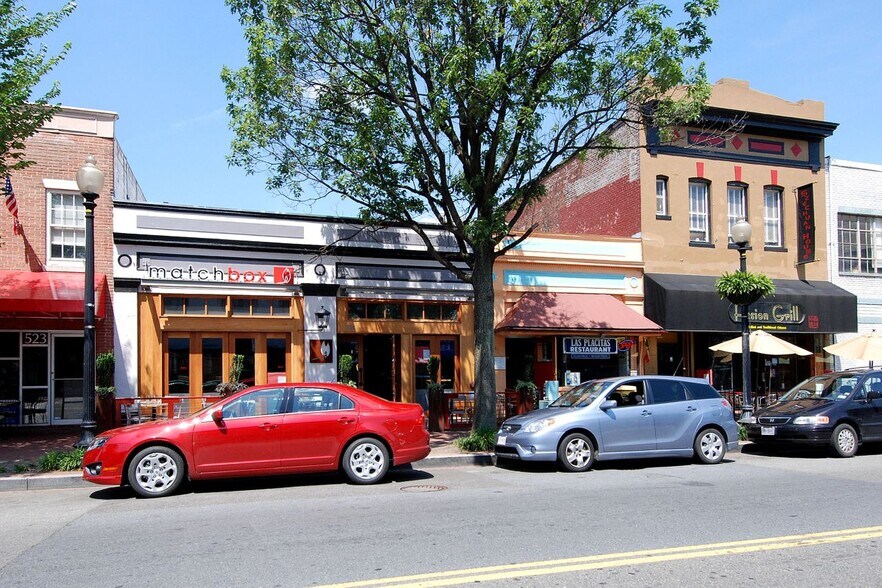 Building Photo - 1110 3rd St NE