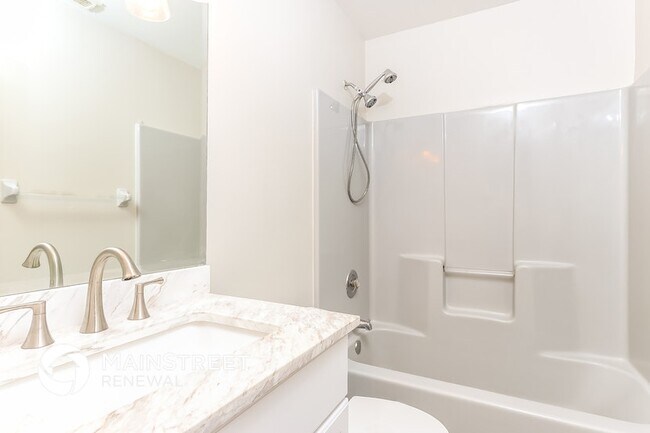 Building Photo - 2307 SW Kent Cir