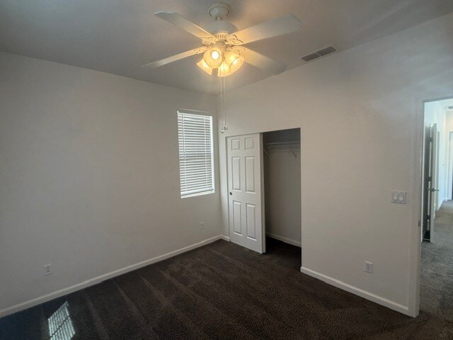 Building Photo - Gorgeous Modesto Home 3 Bedroom 2.5 Bathroom