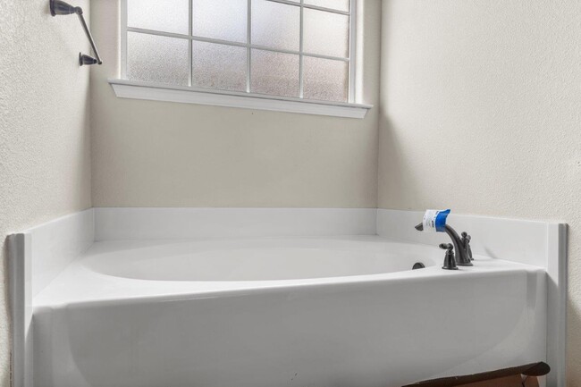 Building Photo - 3212 Oriental Ave