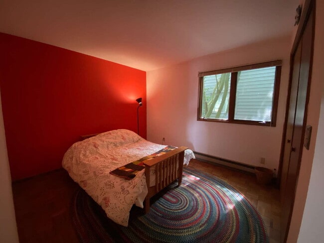 Building Photo - Breathtaking 2-Bed Condo Retreat with Spac...