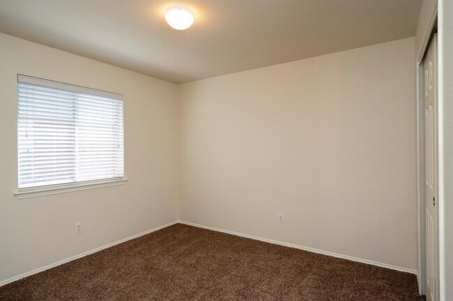 Building Photo - 517 Emma Rose Trail
