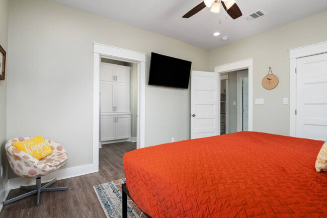 Building Photo - 947 Gulf Shores Dr