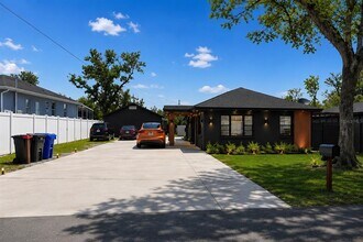 Building Photo - 3422 W Idlewild Ave