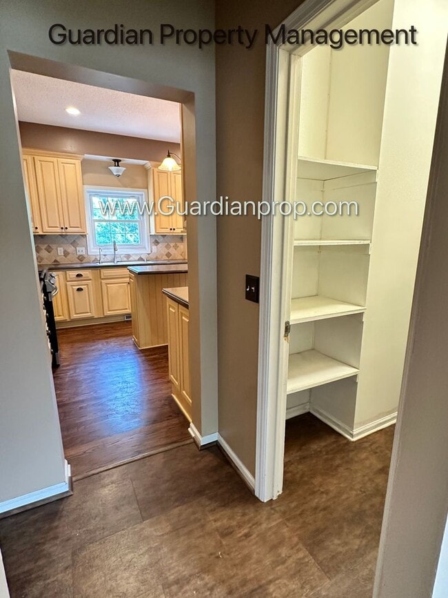 Building Photo - Eagan Single Family Home, Office, Deck, Patio, 2 Car Garage, Available Late July/Aug