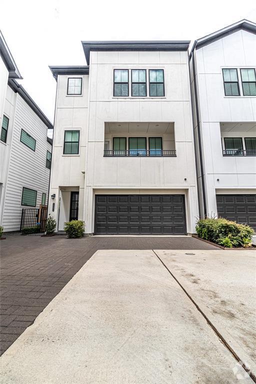 Building Photo - 2808 Grand Fountains Dr