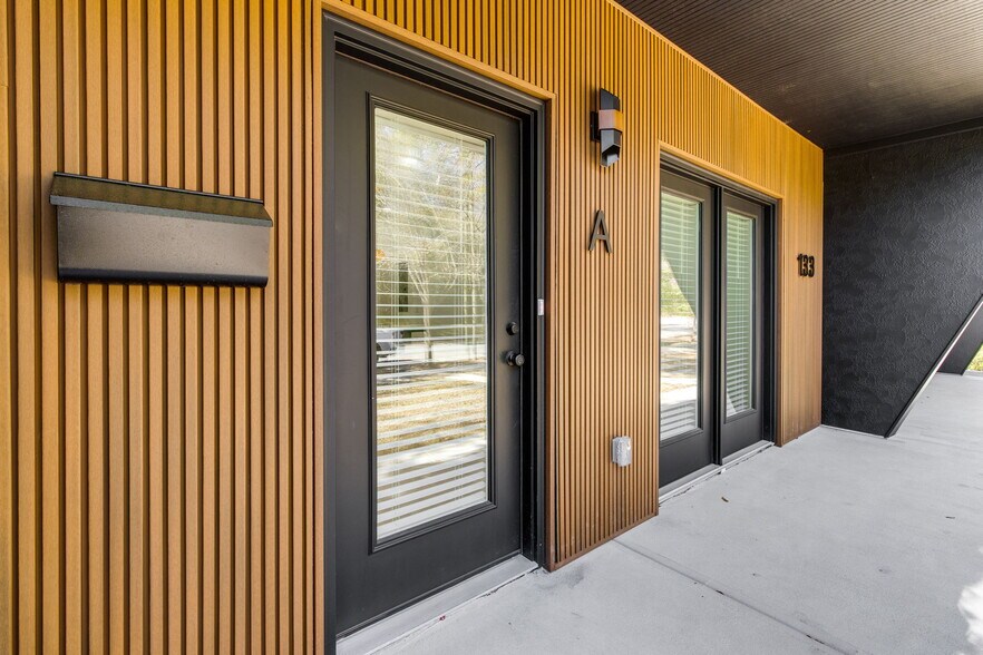 Building Photo - 133 Harden St