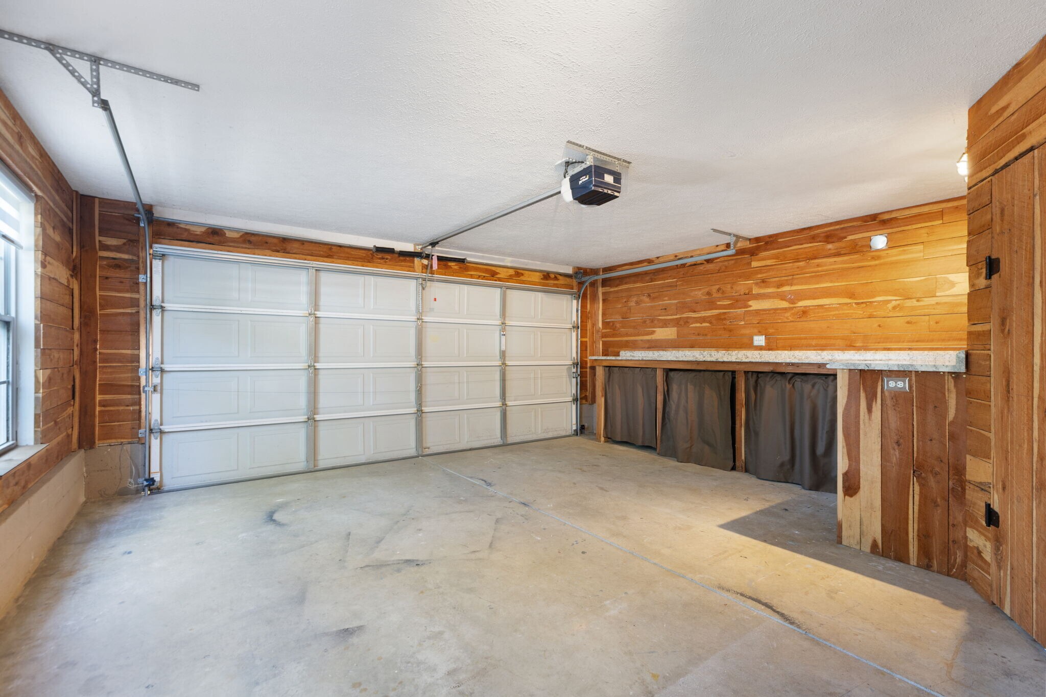 Building Photo - 2150 Blake Dr