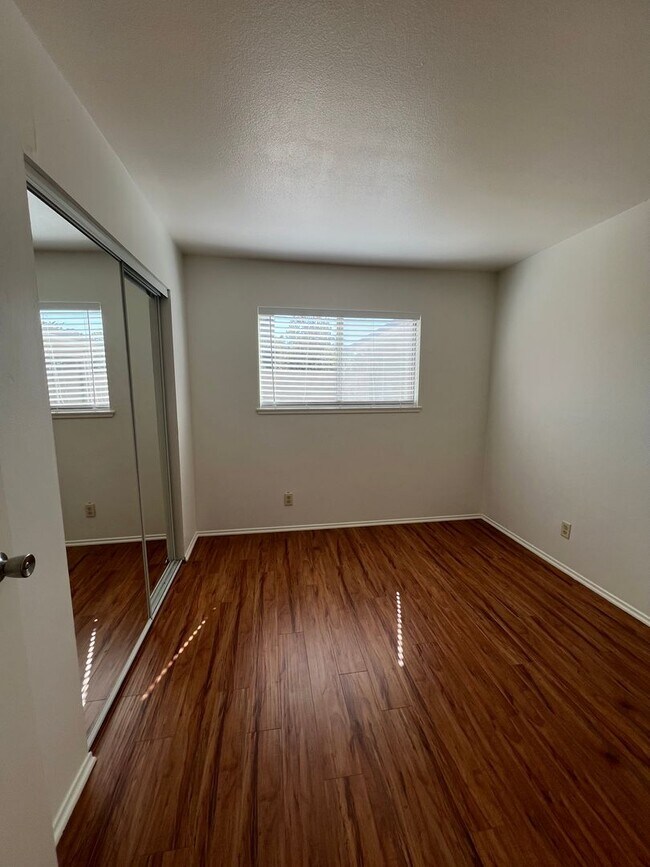 Building Photo - 963 Talbert Ave