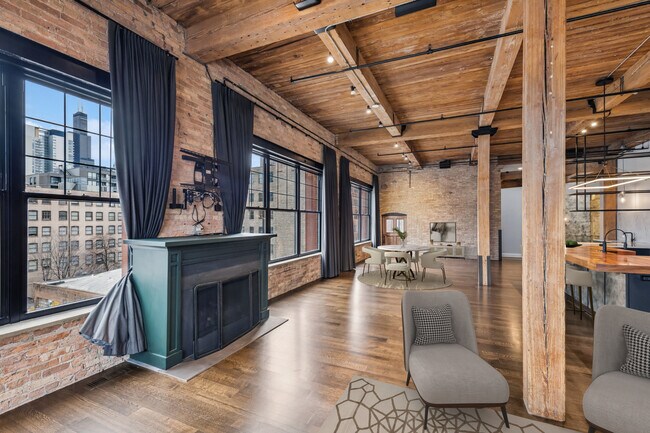 Building Photo - 1000 W Washington Blvd