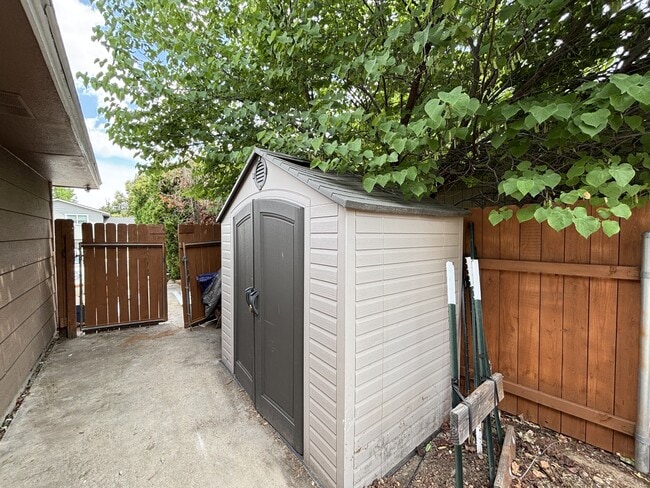 Building Photo - 8809 W Donnybrook Dr