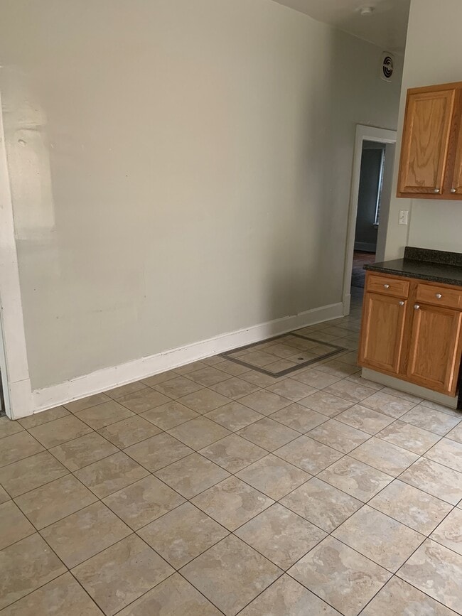 Building Photo - Kentucky Blue House Available in August 2025!