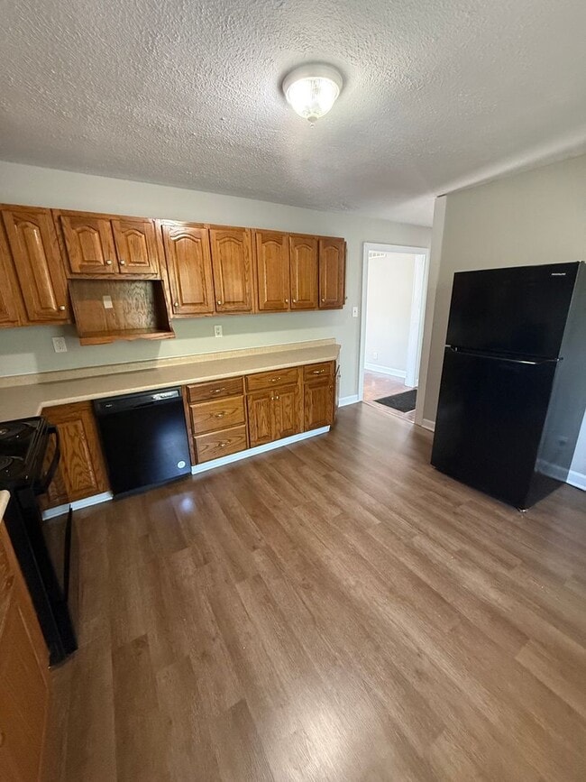 Building Photo - 705 N 2nd St